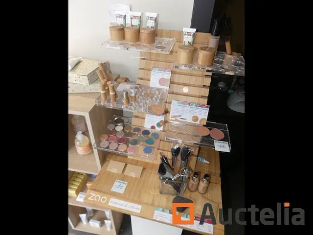 Lichaamsverzorgingsproducten, credenza, kleine meubilair displays - afbeelding 2 van  14