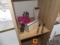 Lichaamsverzorgingsproducten, credenza, kleine meubilair displays - afbeelding 5 van  14