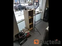 Lichaamsverzorgingsproducten, credenza, kleine meubilair displays - afbeelding 8 van  14