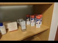 Lichaamsverzorgingsproducten en inhoud van de lade - afbeelding 5 van  8