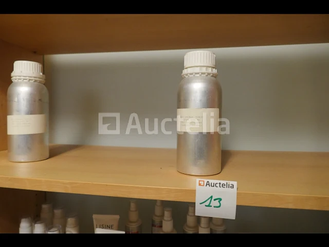 Lichaamsverzorgingsproducten en inhoud van de lade - afbeelding 6 van  8