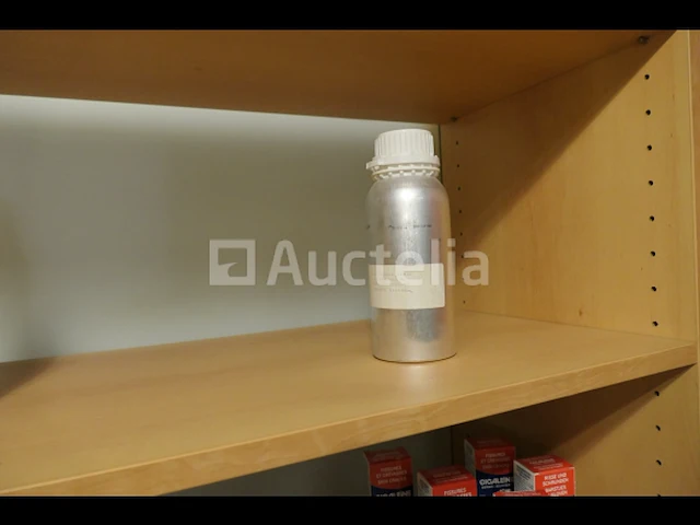 Lichaamsverzorgingsproducten en inhoud van de lade - afbeelding 8 van  8