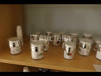 Lichaamsverzorgingsproducten en inhoud van de lade - afbeelding 2 van  8