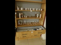 Lichaamsverzorgingsproducten en inhoud van de lade - afbeelding 8 van  8