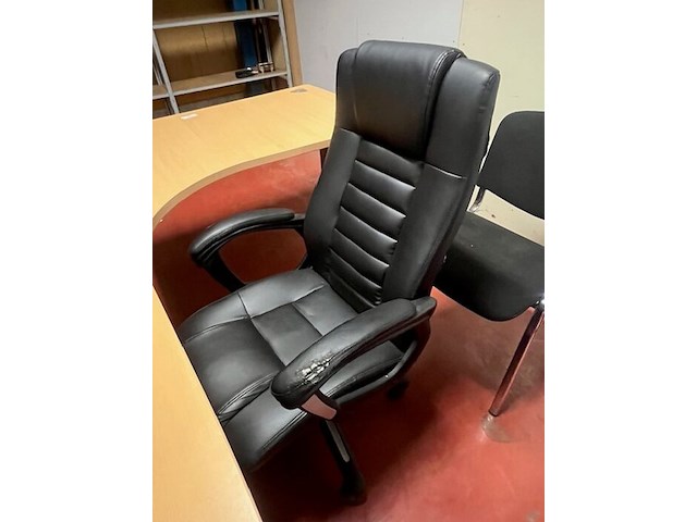 Licht kleurig l-vormig bureel zwart onderstel, zwart lederen rolbureelzetel met armleuning, 2 bureelstoelen zwart chroom onderstel, ladenblok zwart 3 laden (11) - afbeelding 3 van  5