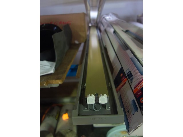 Lichtarmatuur zumtobel l.1,50m - afbeelding 2 van  2