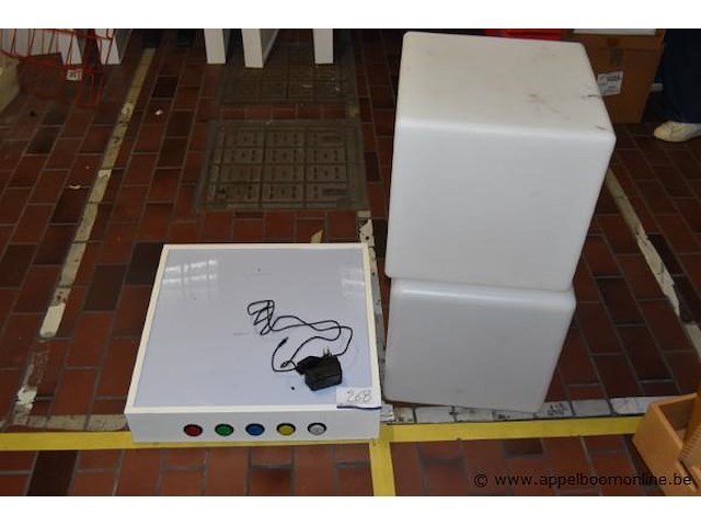 Lichtbak plus 2 lichtkubussen - afbeelding 1 van  1