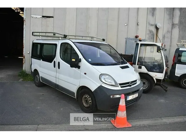 Lichte vracht opel vivaro 2,5cdi 2004 - afbeelding 1 van  5