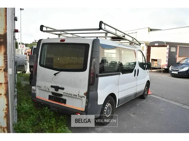 Lichte vracht opel vivaro 2,5cdi 2004 - afbeelding 3 van  5