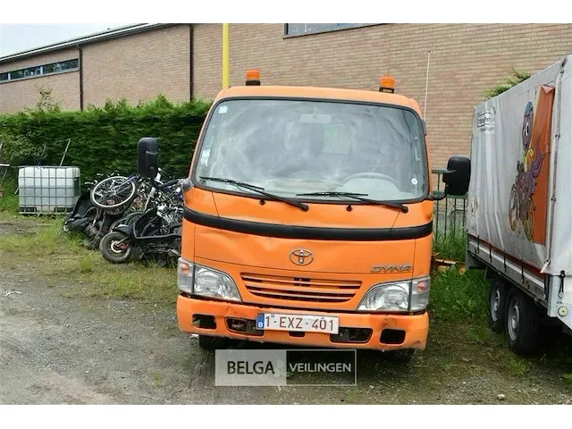 Lichte vracht toyota dyna type d4d met vaste bak - afbeelding 10 van  22
