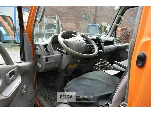 Lichte vracht toyota dyna type d4d met vaste bak - afbeelding 17 van  22