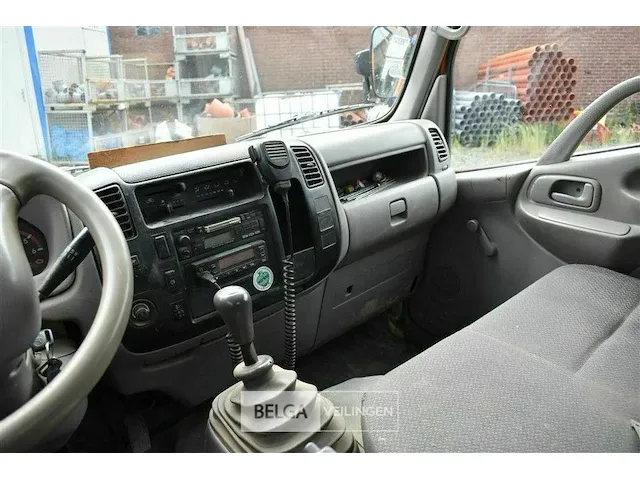 Lichte vracht toyota dyna type d4d met vaste bak - afbeelding 18 van  22