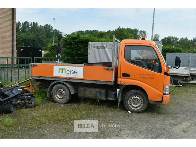 Lichte vracht toyota dyna type d4d met vaste bak - afbeelding 1 van  22