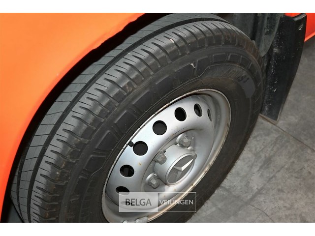 Lichte vrachtauto mercedes 313 cdi sprinter - afbeelding 11 van  28