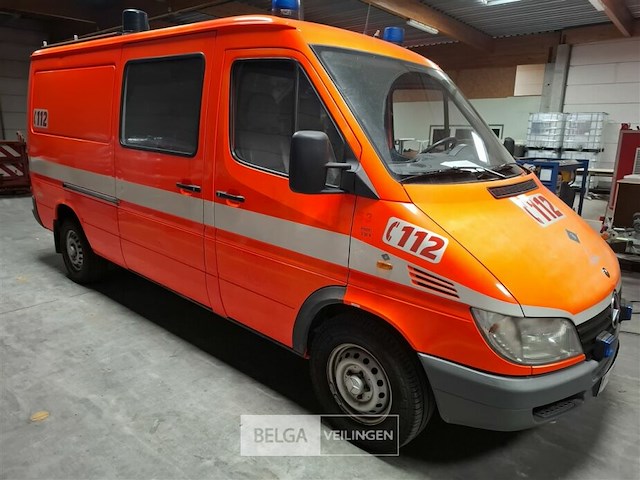 Lichte vrachtauto mercedes 313 cdi sprinter - afbeelding 13 van  28