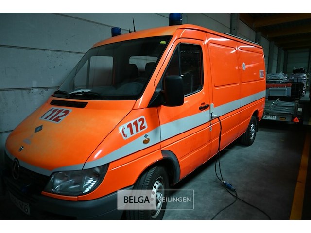 Lichte vrachtauto mercedes 313 cdi sprinter - afbeelding 25 van  28