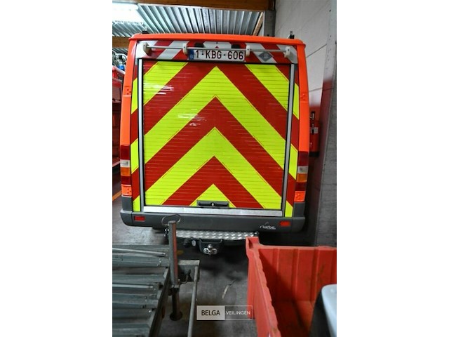 Lichte vrachtauto mercedes 313 cdi sprinter - afbeelding 26 van  28