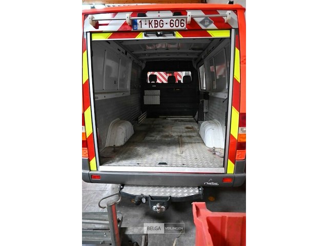 Lichte vrachtauto mercedes 313 cdi sprinter - afbeelding 27 van  28