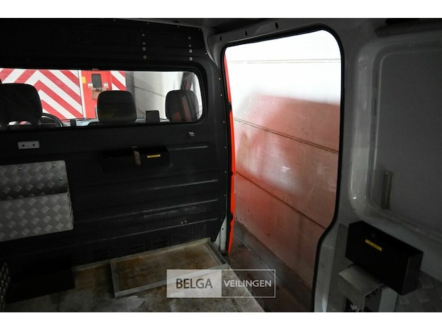 Lichte vrachtauto mercedes 313 cdi sprinter - afbeelding 28 van  28