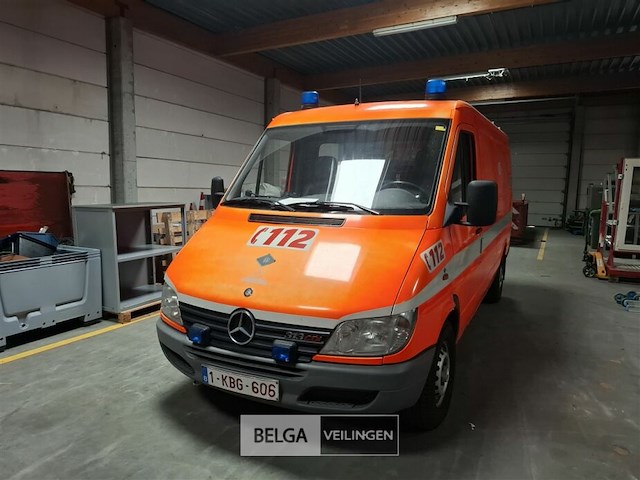 Lichte vrachtauto mercedes 313 cdi sprinter - afbeelding 2 van  28