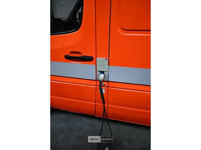 Lichte vrachtauto mercedes 313 cdi sprinter - afbeelding 4 van  28