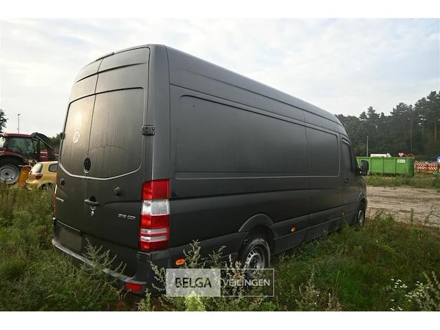 Lichte vrachtauto mercedes sprinter - afbeelding 2 van  16