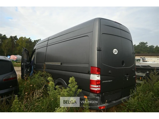 Lichte vrachtauto mercedes sprinter - afbeelding 7 van  16