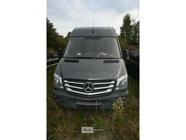 Lichte vrachtauto mercedes sprinter - afbeelding 9 van  16