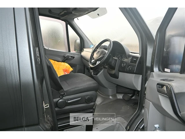 Lichte vrachtauto mercedes sprinter - afbeelding 11 van  16