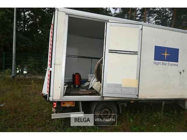 Lichte vrachtauto mercedes sprinter - afbeelding 7 van  15