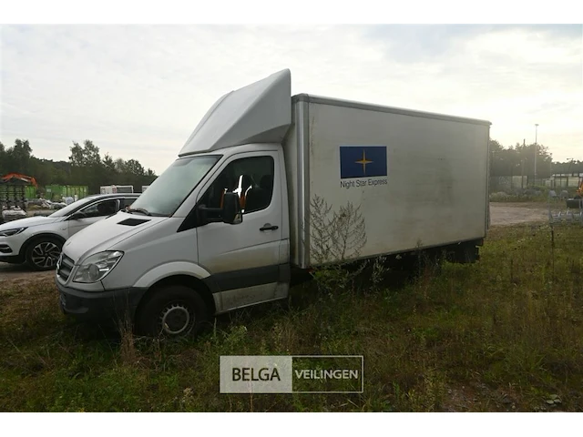 Lichte vrachtauto mercedes sprinter - afbeelding 8 van  15