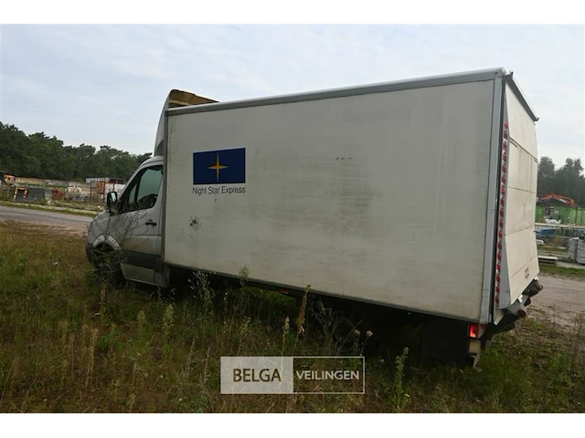 Lichte vrachtauto mercedes sprinter - afbeelding 10 van  15