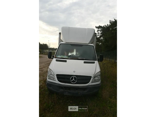 Lichte vrachtauto mercedes sprinter - afbeelding 14 van  15