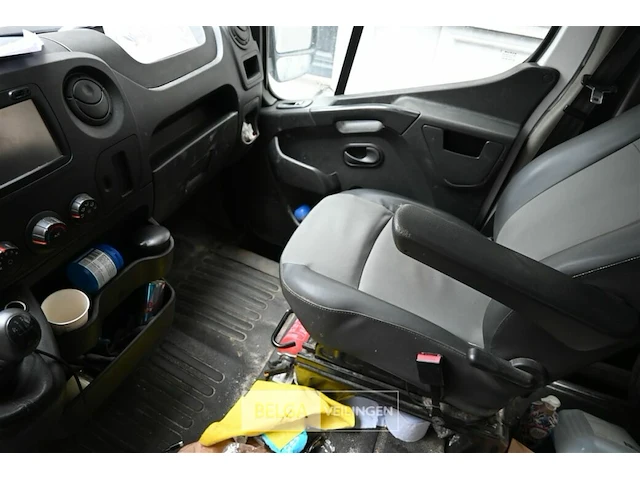 Lichte vrachtauto renault master - afbeelding 22 van  27