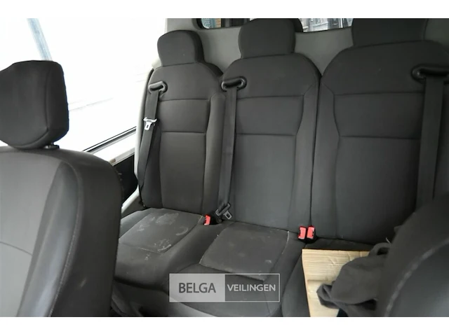 Lichte vrachtauto renault master - afbeelding 23 van  27