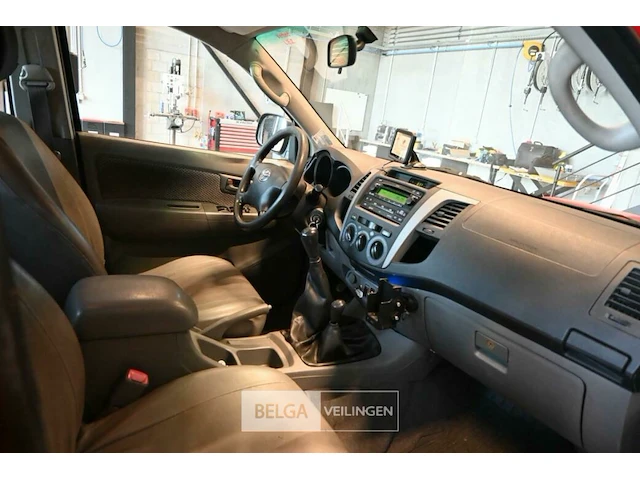 Lichte vrachtauto toyota - afbeelding 2 van  17