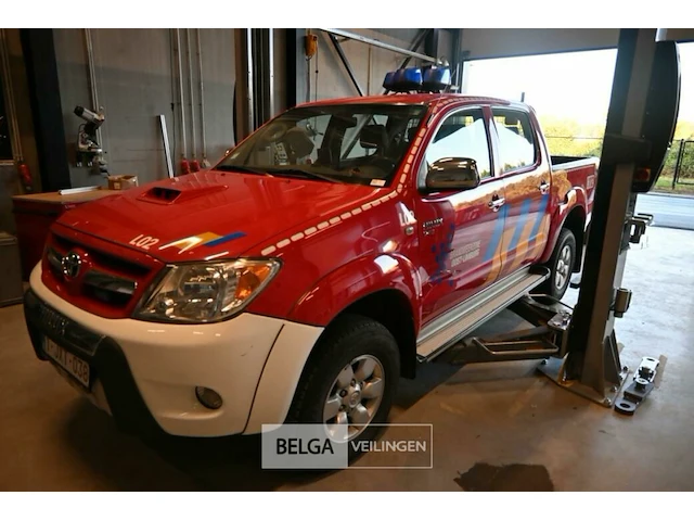 Lichte vrachtauto toyota - afbeelding 1 van  17