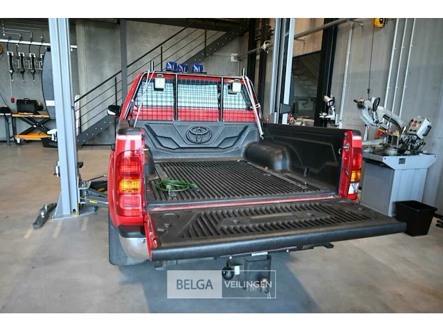 Lichte vrachtauto toyota - afbeelding 15 van  17
