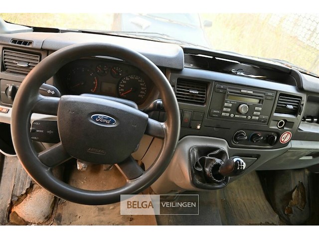 Lichte vrachtauto - afbeelding 14 van  22