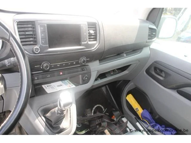 Lichte vrachtw. opel vivaro,diesel,1499cm³,88kw, 1e inschr 26/5/20, vxebyhvklz013037, km ,co²-uitstoot ng,euro6d-isc,kenteken i (ii ontbeekt),zonder gelijkvormigheidsattest,keuring tot 29/5/25, 1sleutel - afbeelding 2 van  11