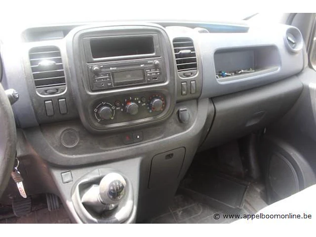Lichte vrachtw. opel vivaro,diesel,1598cm³,66kw, 1e inschr 20/4/15, w0l4f7002fv623228, 228400km ,co²-uitstoot 170g/km,euro5b,kenteken i+ii,gelijkvormigheidsattest,keuring tot 22/4/25, 1sleutel - afbeelding 3 van  14
