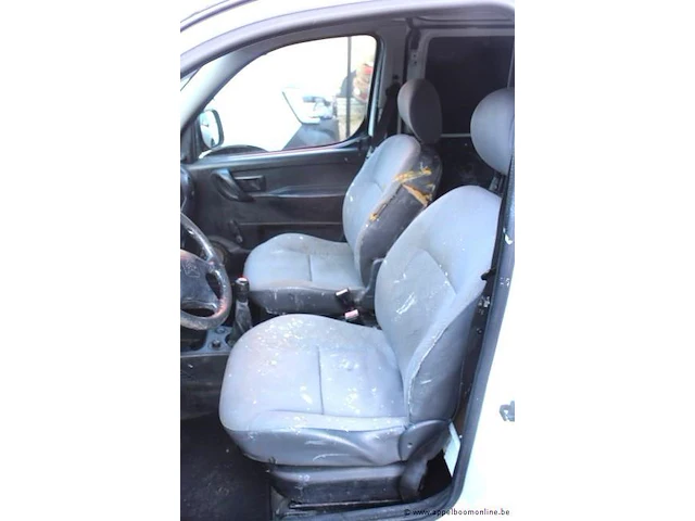 Lichte vrachtwagen citroen berlingo, benzine, 1360cm³, 55kw, 1e inschr 11/04/06, vf7gbkfwc9420853, 95868km,co²-uitstoot ng, euro4, kentekenbewijs, gelijkvormigheidsattest,keuring tot 28/04/25, 2sleutels - afbeelding 6 van  20