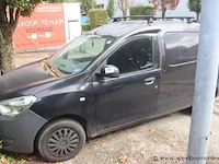 Lichte vrachtwagen dacia dokker, datum 1ste inschrijving 5/9/2013, chassisnummer uu18sda459272883, km-stand laatste keuring 184.646, euro 5, start niet, schade rondom - afbeelding 1 van  4