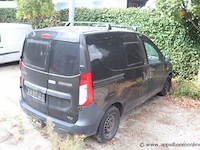 Lichte vrachtwagen dacia dokker, datum 1ste inschrijving 5/9/2013, chassisnummer uu18sda459272883, km-stand laatste keuring 184.646, euro 5, start niet, schade rondom - afbeelding 2 van  4