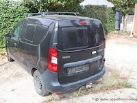 Lichte vrachtwagen dacia dokker, datum 1ste inschrijving 5/9/2013, chassisnummer uu18sda459272883, km-stand laatste keuring 184.646, euro 5, start niet, schade rondom - afbeelding 3 van  4