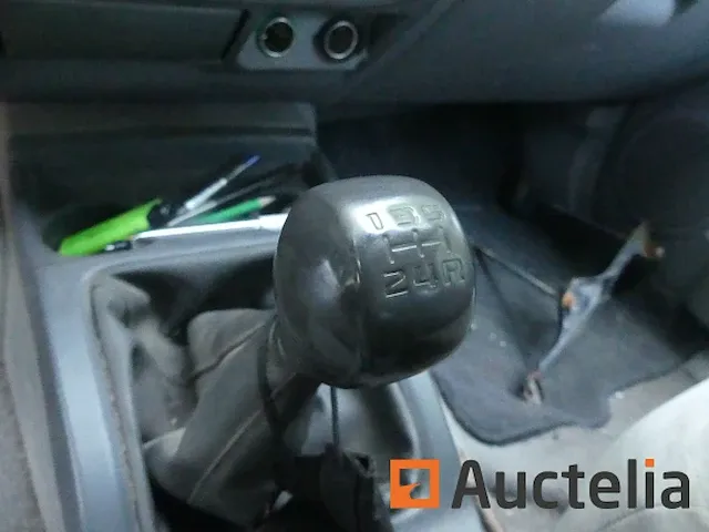 Lichte vrachtwagen dubbele cabine isuzu rodeo 2.5 4wd (2006-251.356 km) - afbeelding 6 van  31