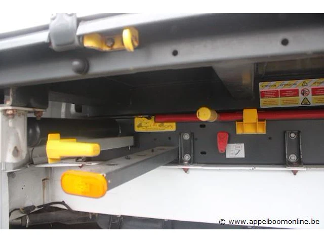 Lichte vrachtwagen ford transit, datum 1ste inschrijving 13/6/2016, chassisnummer wf0dxxttgdgb56315, km-stand 39.050 - afbeelding 18 van  20