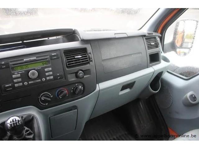 Lichte vrachtwagen ford transit, dubbel cabine, datum 1ste inschrijving 2/7/2013, chassisnummer wf0nxxttfncy70111, km-stand 32.783 - afbeelding 3 van  16