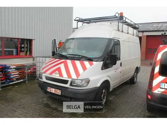 Lichte vrachtwagen ford - afbeelding 1 van  19