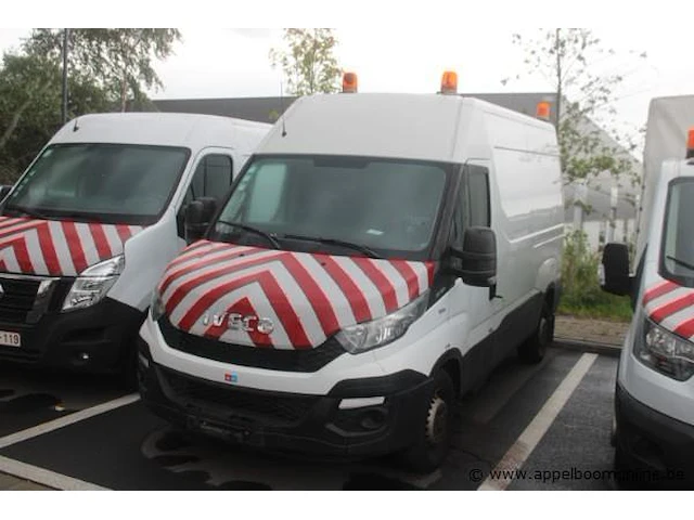 Lichte vrachtwagen iveco 354n, datum 1te inschrijving 22/12/2015, chassisnummer zcfc335a205071929, km-stand 76.806,cng - afbeelding 1 van  19
